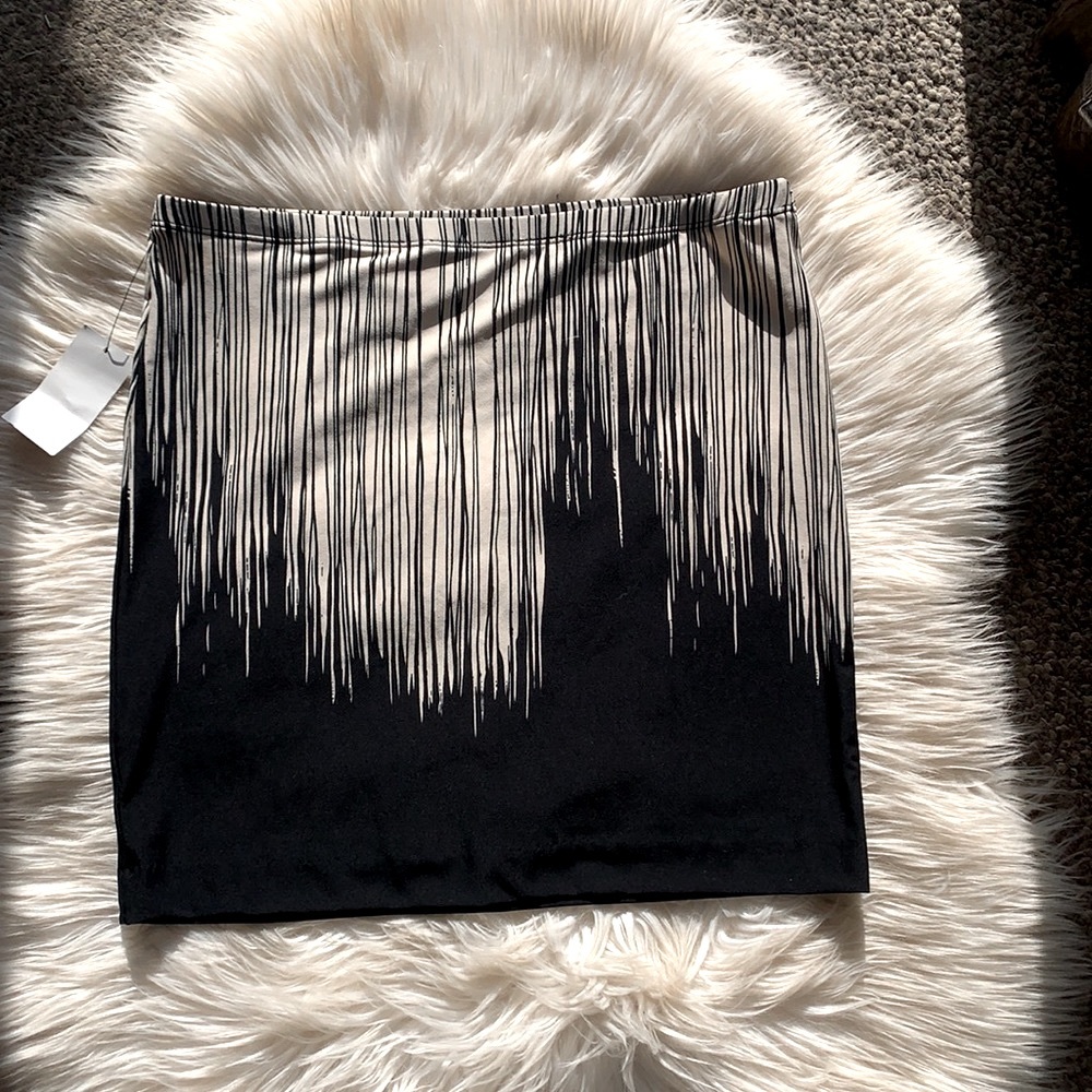 Norma Kamali Black White Abstract Mini Skirt